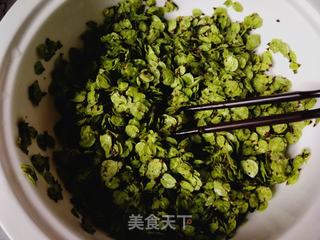 又是一年榆钱绿:玉米面蒸榆钱的做法步骤:2