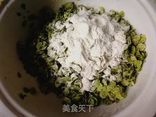又是一年榆钱绿:玉米面蒸榆钱的做法步骤:4