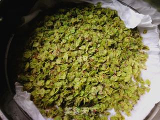 又是一年榆钱绿:玉米面蒸榆钱的做法步骤:7