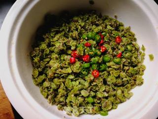 又是一年榆钱绿:玉米面蒸榆钱的做法步骤:8
