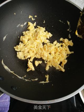 香菇鸡蛋炒紫米饭的做法步骤：2