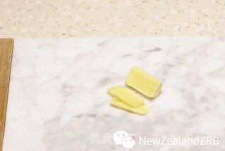 新西兰花胶八宝小糖水的做法步骤:3