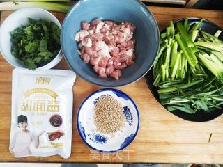 肉丁炸酱面的做法步骤:2