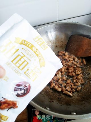 肉丁炸酱面的做法步骤:5