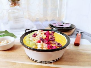 缤纷芒果奶昔的做法步骤:7