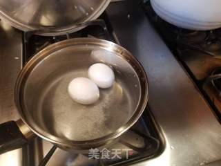益母草鸡蛋黑糖水的做法步骤:3