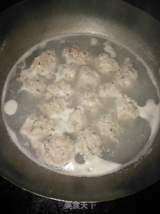 菠菜丸子汤的做法步骤:11