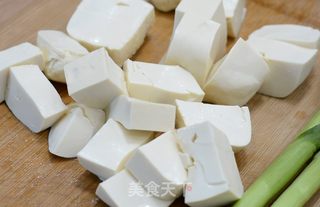 肉末青蒜豆腐的做法步骤:2