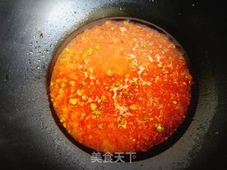 蒜蓉辣酱浇鲈鱼的做法步骤:11