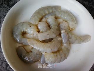 胡萝卜西兰花炒虾仁的做法步骤:7