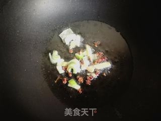 胡萝卜西兰花炒虾仁的做法步骤:9