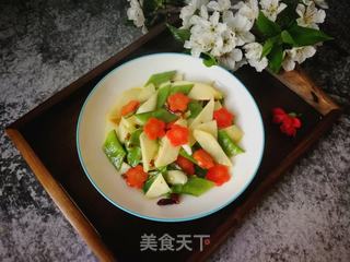 荷兰豆炒茭白的做法步骤：11