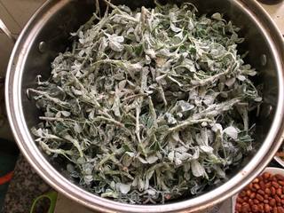 寻味春天-苜蓿蒸菜的做法步骤:3