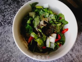 面条菜丸子酸汤面的做法步骤:2