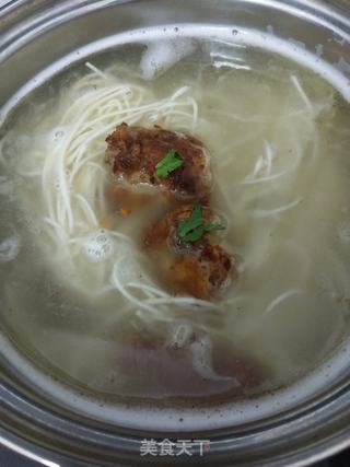 排骨腊肠面的做法步骤：3