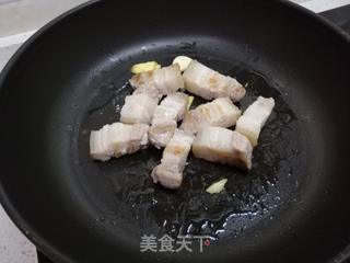 土豆焖五花腩的做法步骤：4