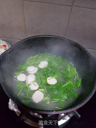香菜丸子汤的做法步骤：3