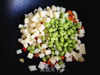 春笋毛豆炒米饭的做法步骤:8