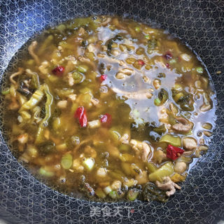 酸菜肉丝烩年糕的做法步骤:8