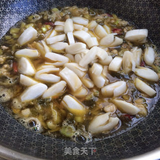 酸菜肉丝烩年糕的做法步骤:9