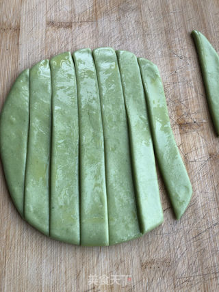 油泼菠菜面的做法步骤:10