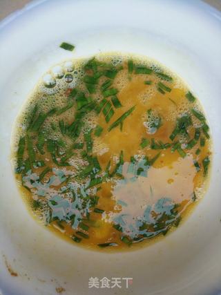 鸡蛋灌饼的做法步骤：3