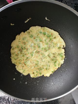榆钱鸡蛋饼的做法步骤：8