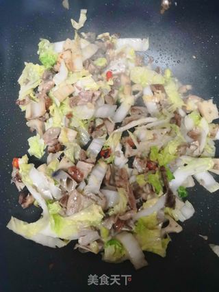 鸭肉莲藕炒面条的做法步骤:4