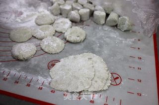 韭菜海米芋头饺子的做法步骤：8