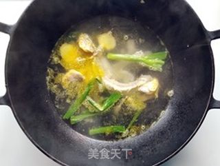 荠菜黄鱼羹的做法步骤：7