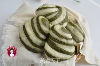 艾草双色花卷的做法步骤:12