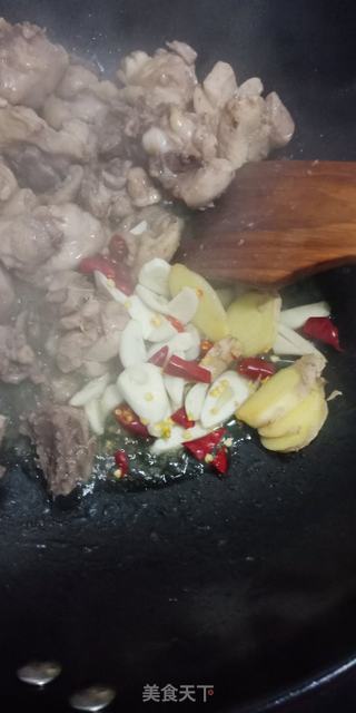 黄焖鸡米饭的做法步骤：3