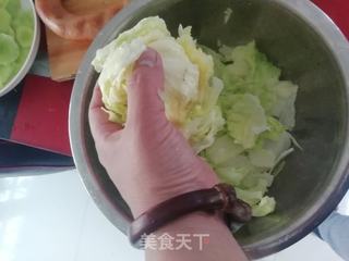 小满日食记之莴苣蒜香手掰肠的做法步骤：3