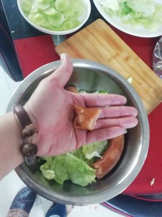 小满日食记之莴苣蒜香手掰肠的做法步骤：4