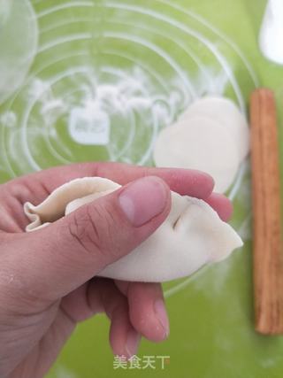 牛肉圆葱饺子的做法步骤:9