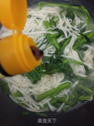 空心菜鸡蛋面的做法步骤：6