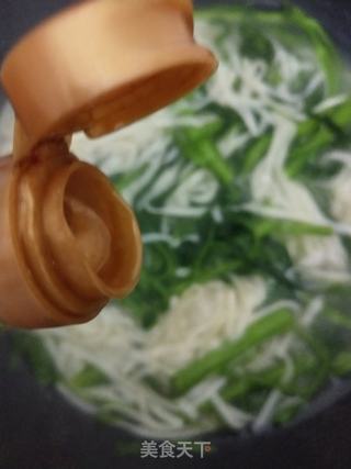 空心菜鸡蛋面的做法步骤：7