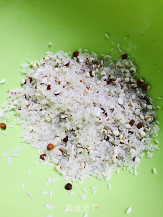 山药薏米芡实粥的做法步骤:2