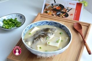 鲫鱼豆腐汤的做法步骤:11