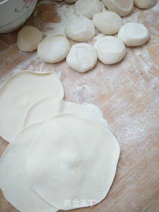 荠菜猪肉水饺的做法步骤:11