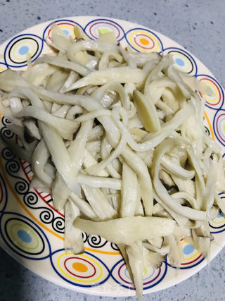 手撕杏鲍菇的做法步骤:6