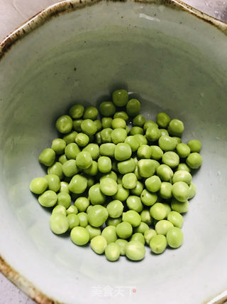 海苔三角饭团的做法步骤:3