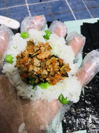 海苔三角饭团的做法步骤:10
