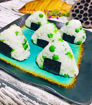 海苔三角饭团的做法步骤:12