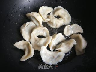 香椿豆干粉条煎饺的做法步骤：5