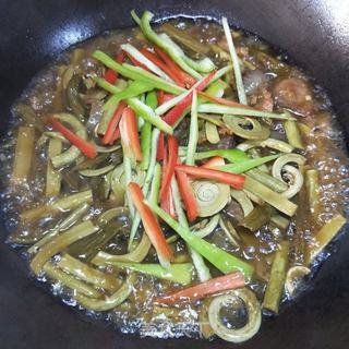 炒蕨菜的做法步骤:10