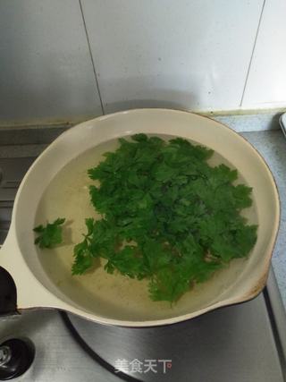 芹菜叶子饼的做法步骤:2