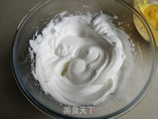 电饭锅版戚风蛋糕的做法步骤:6