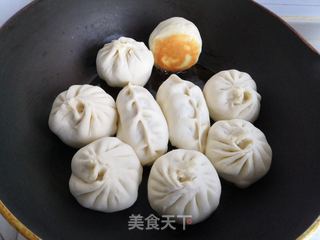 包菜粉条火腿水煎包的做法步骤:11