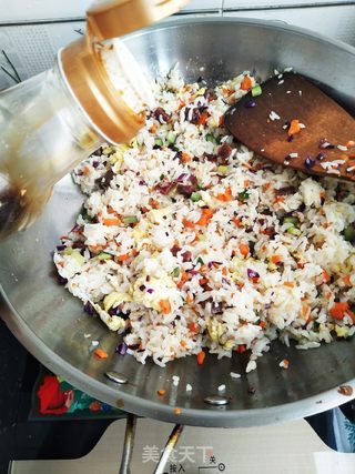 风干肠炒饭的做法步骤:8